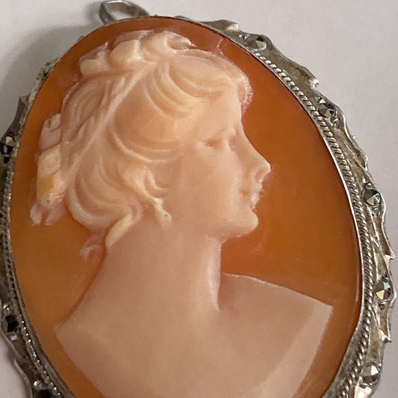 Cut seashells depicting female profile cameo pin / pendant silver 800 stamp - Picture 2 of 9
